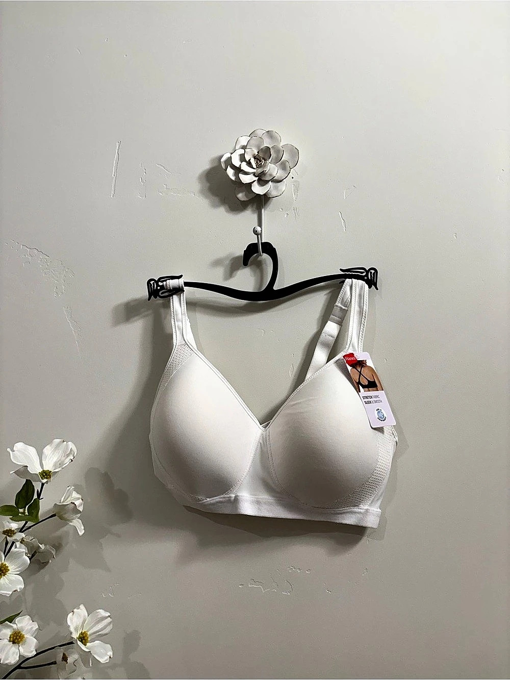 Wireless Bra Wireless in White Size Large NWT